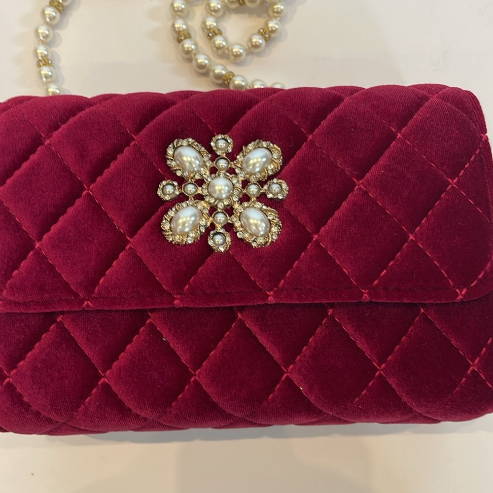 Sondra Roberts Elegant Velvet Clutch with Pearl Detailing Crossbody Bag - Picture 5 of 5
